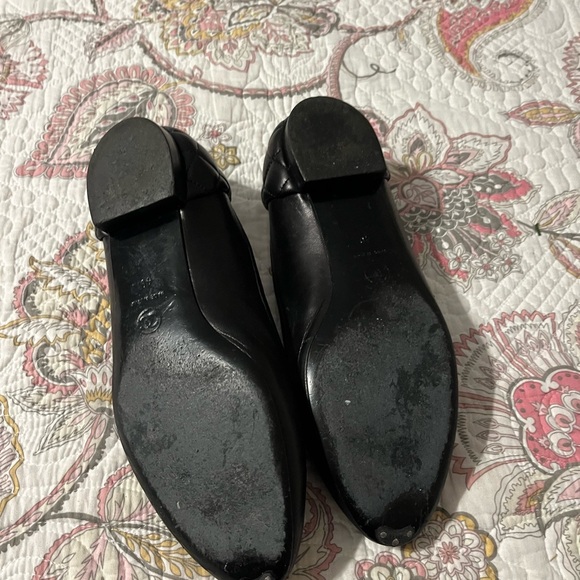 CHANEL Quilted Turn Lock Leather Flats. Make me an offer. Thank you - Picture 15 of 16